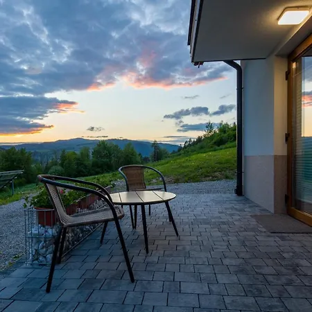 Hotel apartamentowy Tęczowe Wzgórze 4*